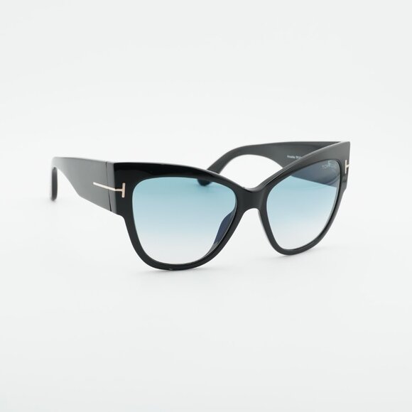 Tom Ford Anoushka FT0371 01B Sunglasses Shiny Black Cat Eye Frame, Grey Lenses main image 4